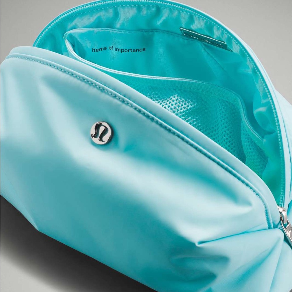 lululemon athletica Aqua Cosmetic Bag